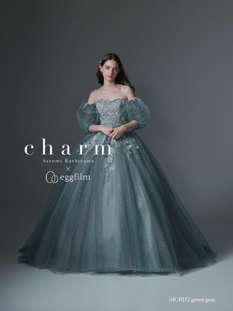 SIC0212（グリーングレー） | ”シャイニードレスにときめいて！バズること間違いなしの最旬グリーングレー”グレーがかった大人めグリーンにシルバーラメをON。繊細で上品な輝きを求めるcharmガールにおすすめのバズリカラーです。