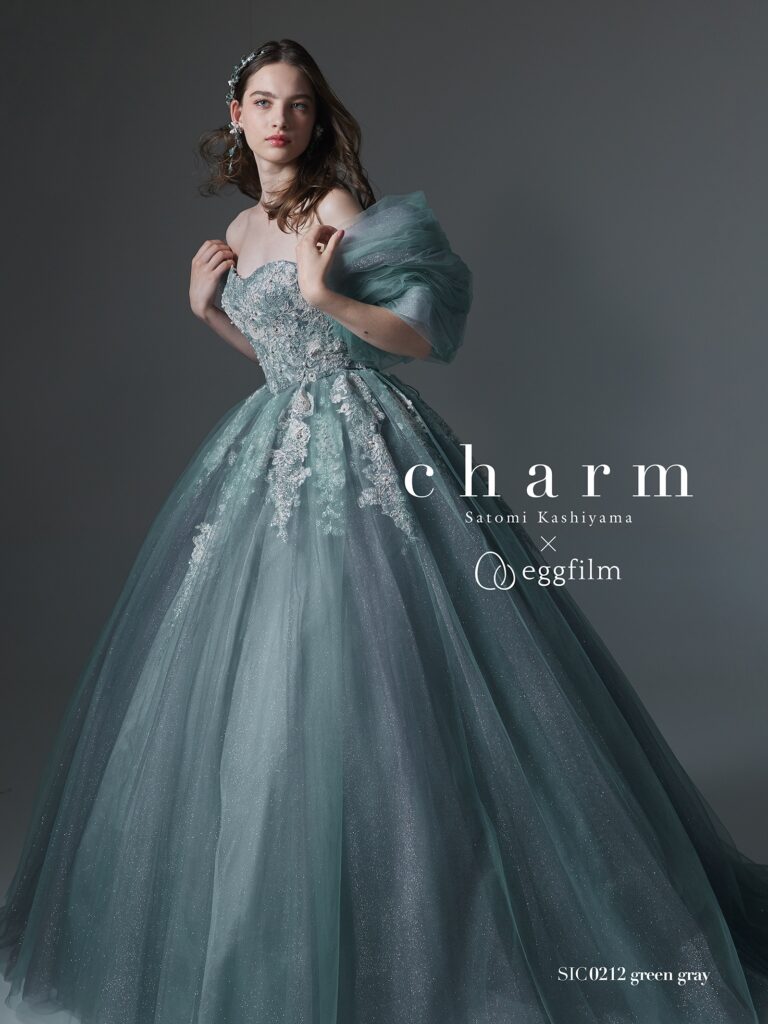 SIC0212（グリーングレー） | ”シャイニードレスにときめいて！バズること間違いなしの最旬グリーングレー”グレーがかった大人めグリーンにシルバーラメをON。繊細で上品な輝きを求めるcharmガールにおすすめのバズリカラーです。