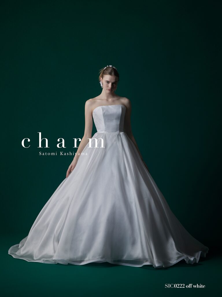 SIC0222（オフホワイト） | ”トップスの個性を生かす、インポートメッシュオーガン”ふっくりしたボリュームを表現させるクチュールモードが今の気分。トップスのフリルトップを外してバックトレーンのみでシンプルにも着こなせるバックコンシャスなドレス。